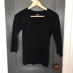 Three dots black cotton v neck
